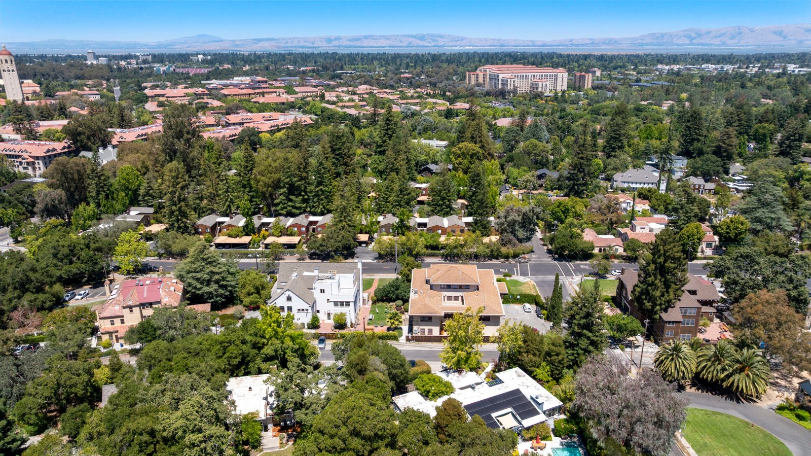 Aerial of Stanford surroundings and the Pearce Mitchell community